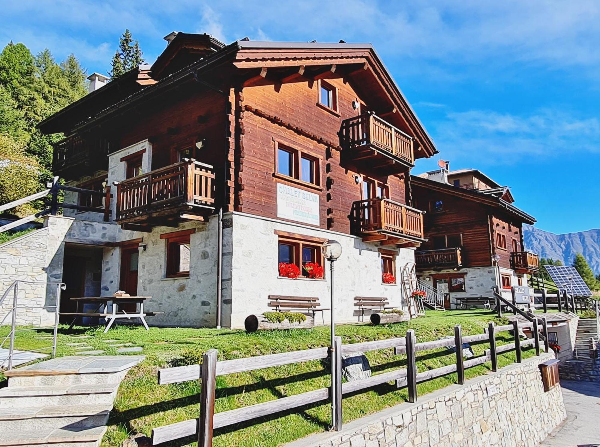 Chalet Selva Apartment Isolaccia Exterior photo