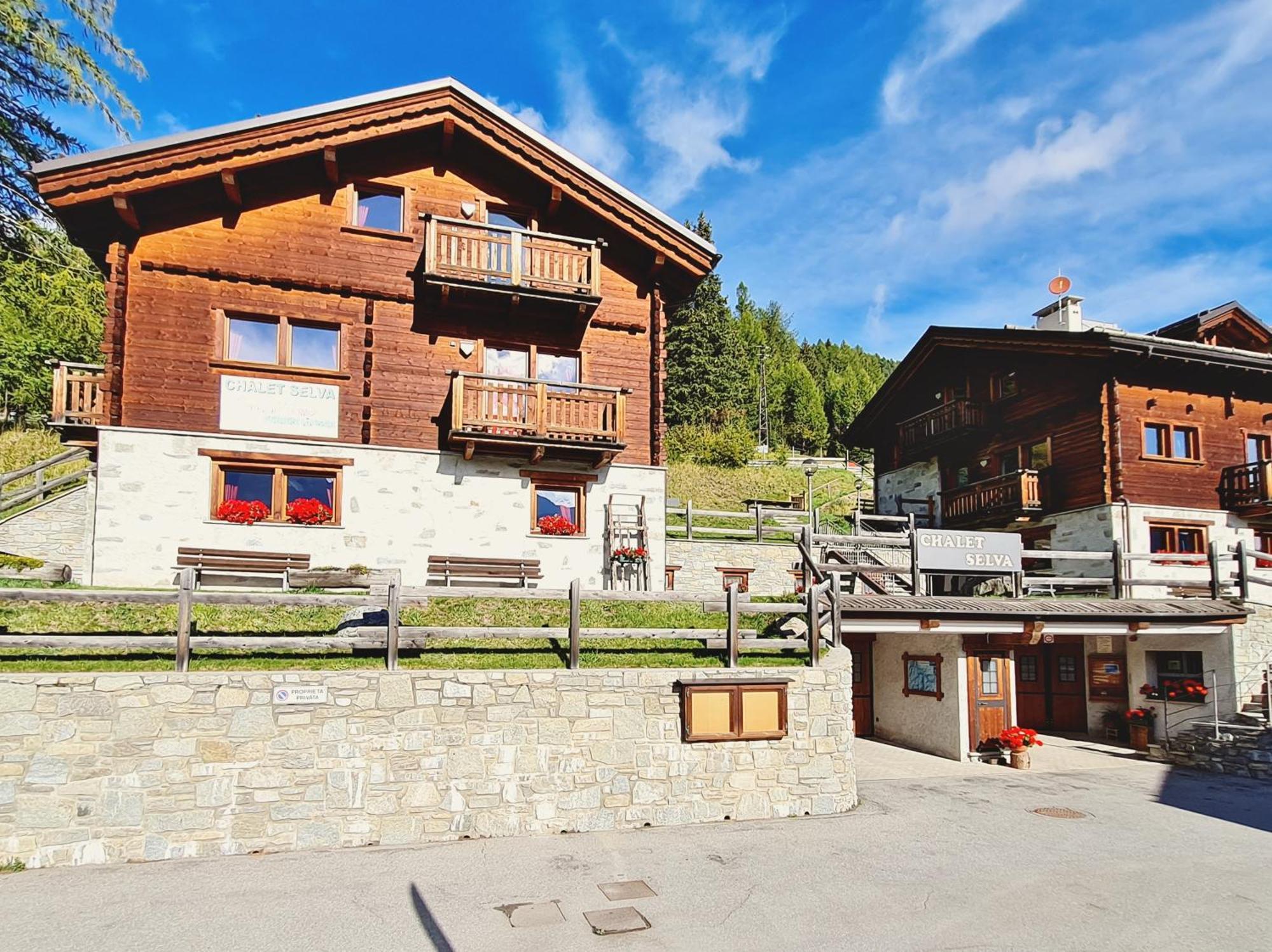 Chalet Selva Apartment Isolaccia Exterior photo